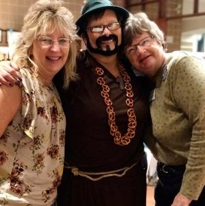 Meet your Posher, Dee